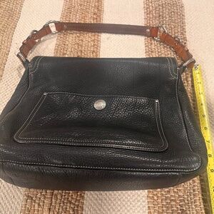 Vintage Coach Shoulder bag in Black pebble leather with Tan/caramel strap